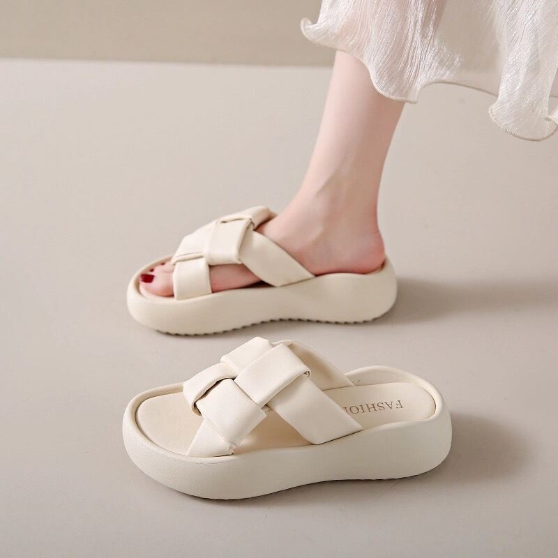 Fashionable Ladies Sandals Summer Outdoor Wear Thick Bottom Beach Slippers Soft Sole Comfortable Feel Casual Slip-On Shoes