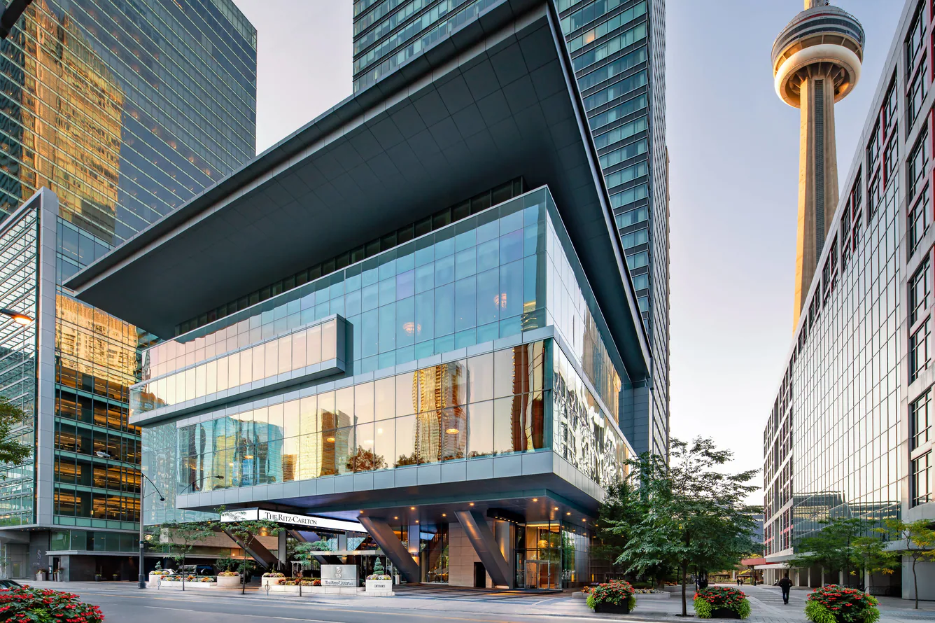 Ritz-Carlton, Toronto,Toronto Hotel Booking,Marriott International, Hilton Worldwide, InterContinental Hotels Group (IHG), AccorHotels, Hyatt Hotels Corporation, Wyndham Hotels & Resorts, Huazhu Hotels Group, Disney Hotel, Best Western Hotels & Resorts, S Giá 46,890,952 Đồng*Miễn phí vận chuyển