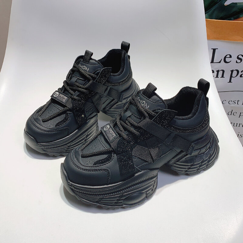 Autunno 2024 Nuovo arrivo Scarpe da papà leggere con suola spessa da donna argentate piccole facili da abbinare Scarpe casual con suola morbida Sneakers Tide