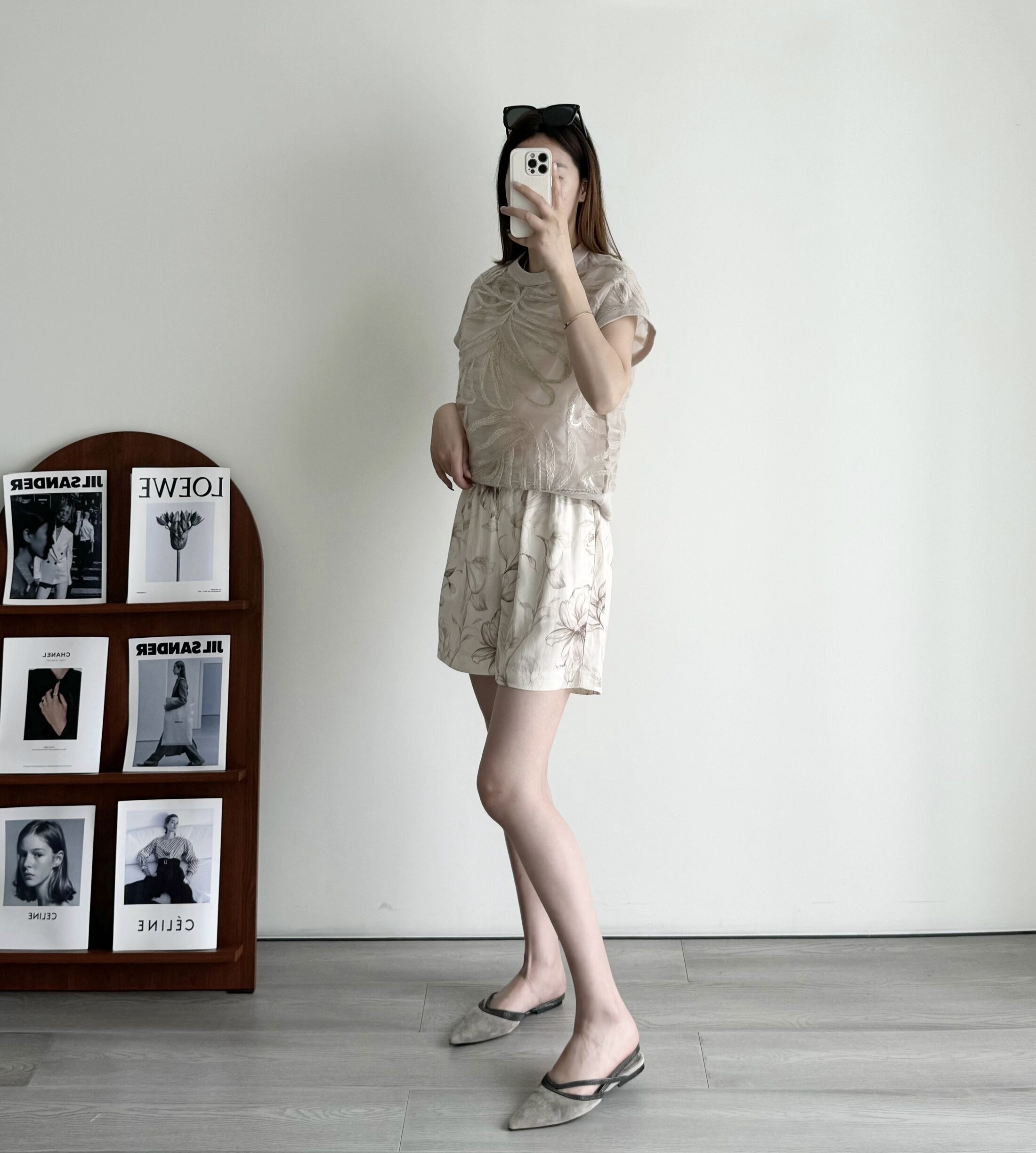 Xinghe Bright Italian BC, schweres T-Shirt aus Seidenorganza mit Pailletten und Blumenstickerei, kurzärmliger Pullover, Weste