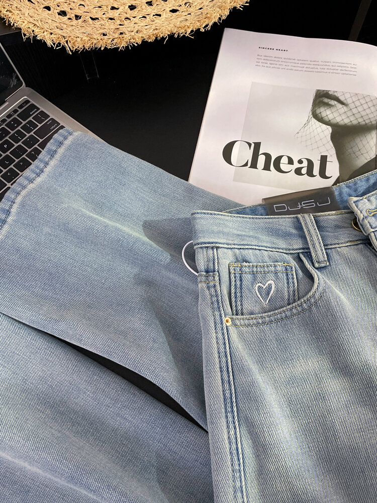 High Waist Loose Fit Long Jeans Women's Spring 2025 French Vintage Light Blue Heart Shaped Wide Leg Straight Cut Denim Trousers · v2