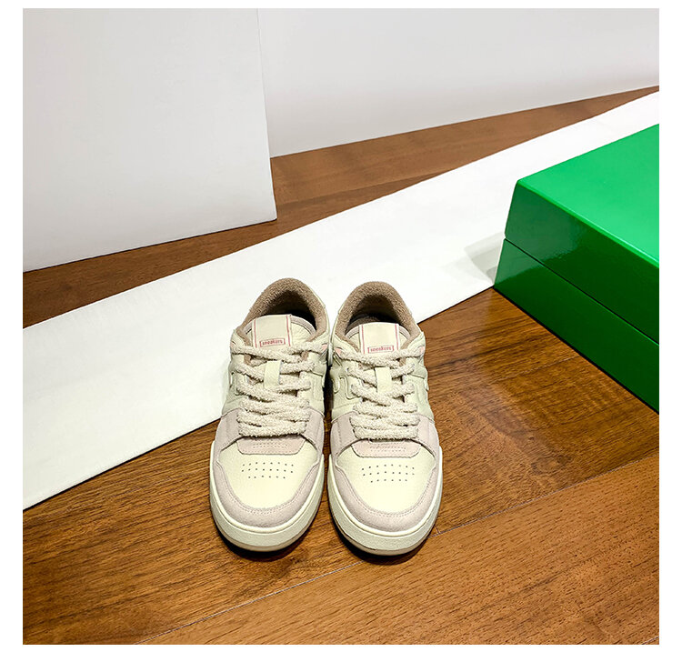 Scarpe da tavola retrò in pelle color block da donna casual all-match primaverili nuovo stile Sneakers bianche sportive Dequn Shoes Street Style
